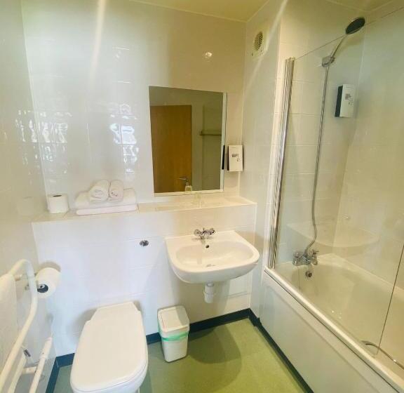 سوییت جونیور, Croyde Bay Hotel Or Self Catering