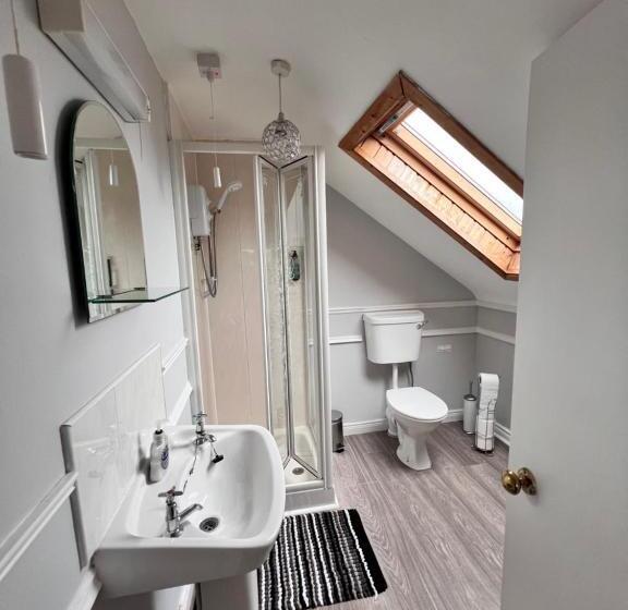 Люкс, Fiddlestone Bar And B&b