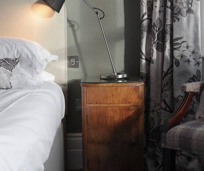 اتاق لوکس با چشم‌انداز دریا, Bay Tree Broadstairs