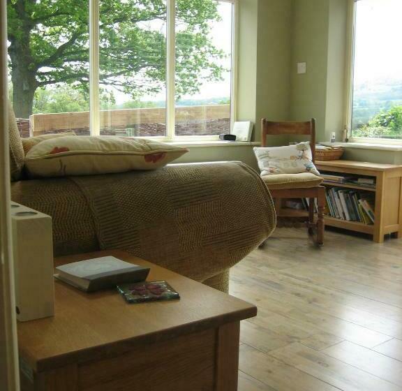 سوئیت با تخت بزرگ, Ladderstile Retreat