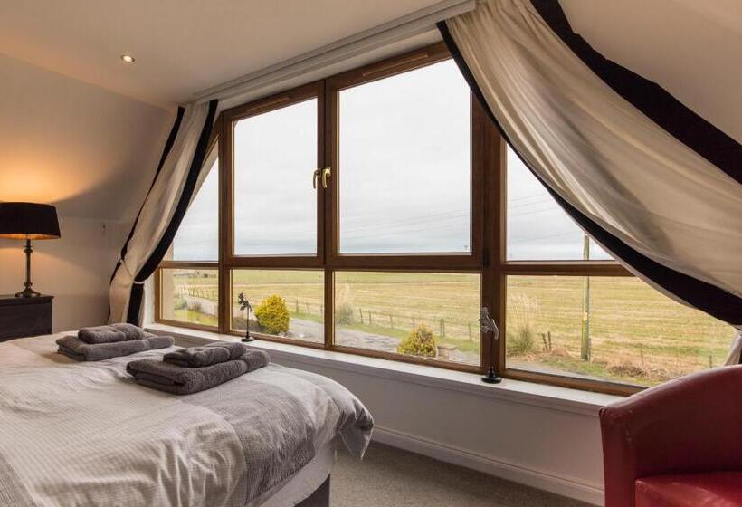 Deluxe Suite King Bed, Valleyview House
