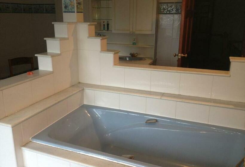 اتاق استاندارد, The Farmhouse B&b