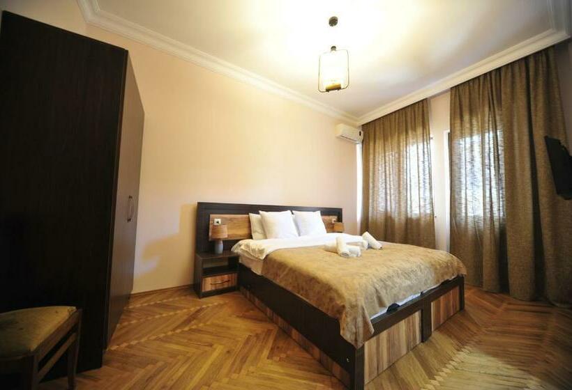 اتاق لوکس, Guest House Batumi Globus