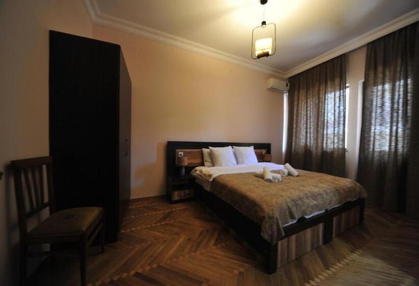 اتاق لوکس, Guest House Batumi Globus