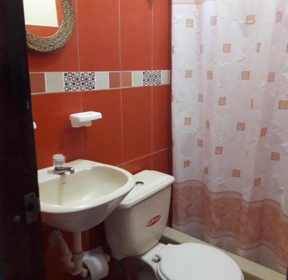 اتاق استاندارد سه نفره, Hostal Casa Taisha