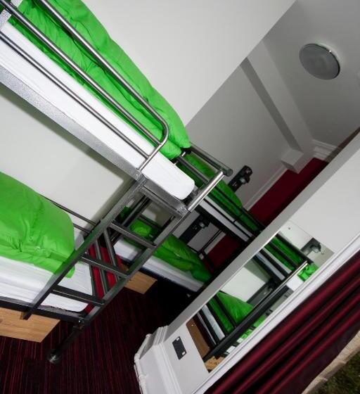 Bed in Shared Room with Shared Bathroom, Yha Castleton Losehill Hall