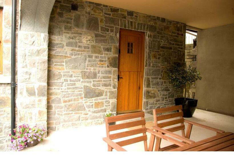 سوییت, Courtyard Mews Armagh City