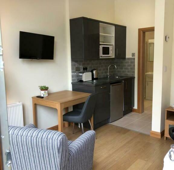 اتاق استاندارد یک نفره, Courtyard Mews Armagh City