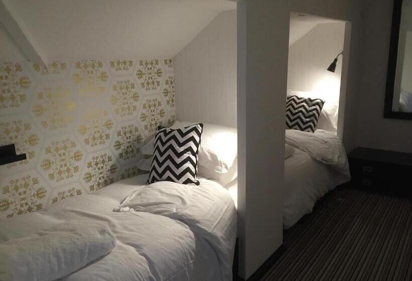 Кровать в Общей Комнате, Greenbank Lodge Llangollen