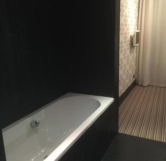 Номер Стандарт, Greenbank Lodge Llangollen