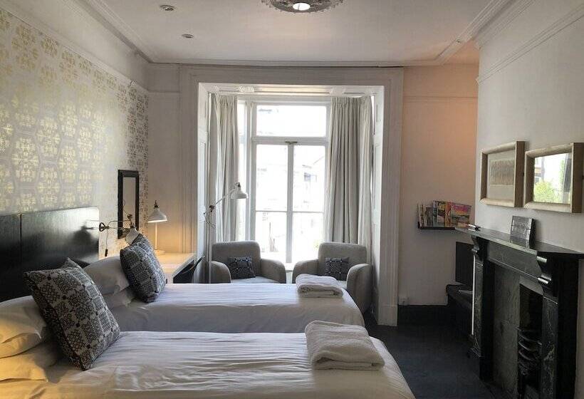 Номер Стандарт, Greenbank Lodge Llangollen