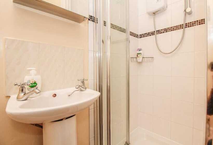 اتاق استاندارد سه نفره, Harris Guest Accommodation