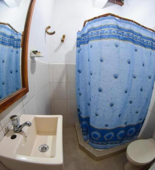 اتاق راحتی سه تخته, Karukera