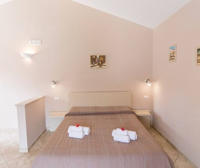 اتاق استاندارد چهار تخته, Residenza Borgo Italico