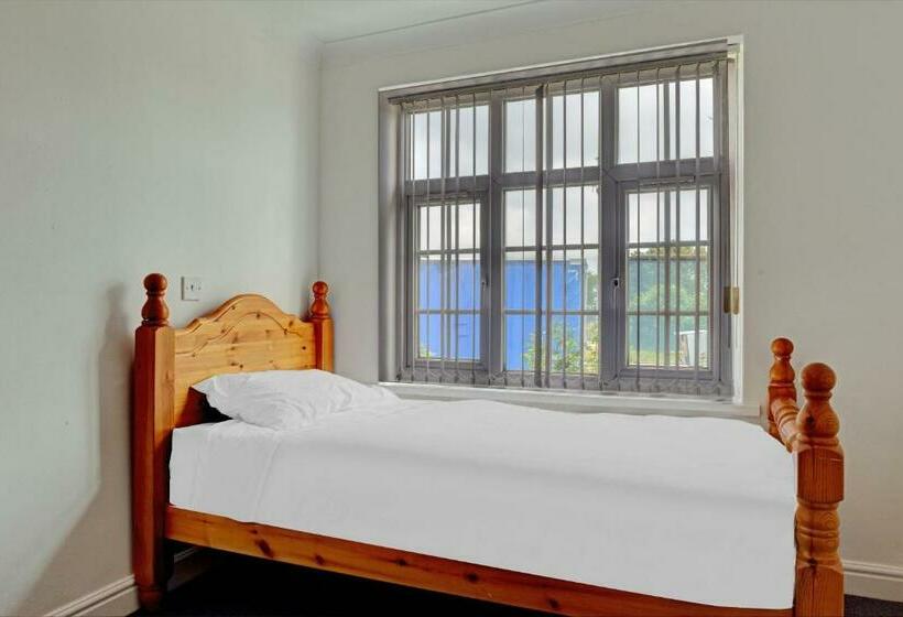 اتاق استاندارد یک نفره, The Gables Hotel, Birmingham Airport