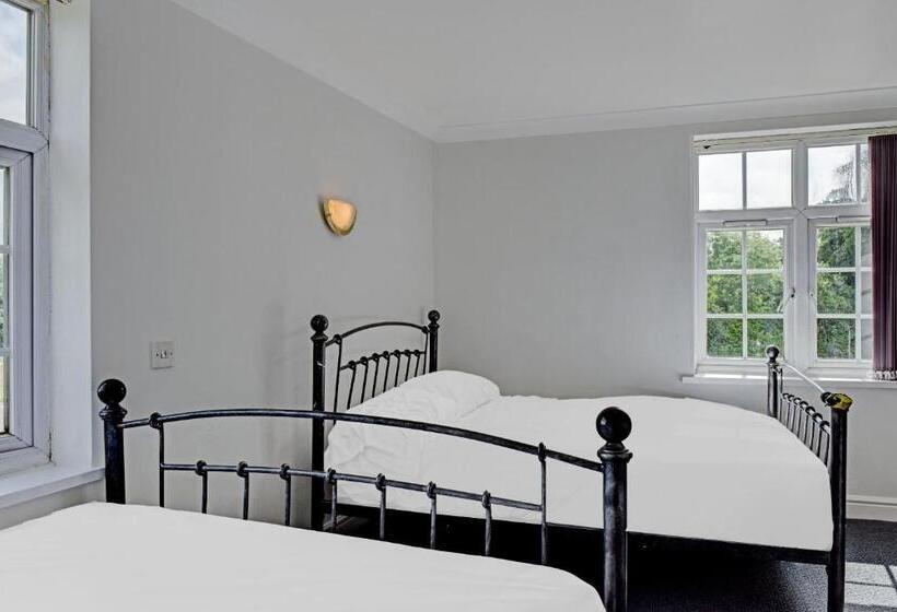اتاق استاندارد چهار تخته, The Gables Hotel, Birmingham Airport