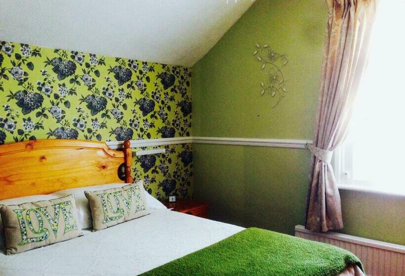 اتاق استاندارد با سرویس بهداشتی مشترک, The Norman Guest House