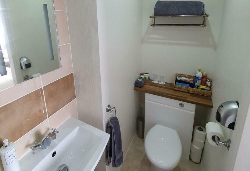 اتاق استاندارد با تخت بزرگ, Tregarthen   Adult Only