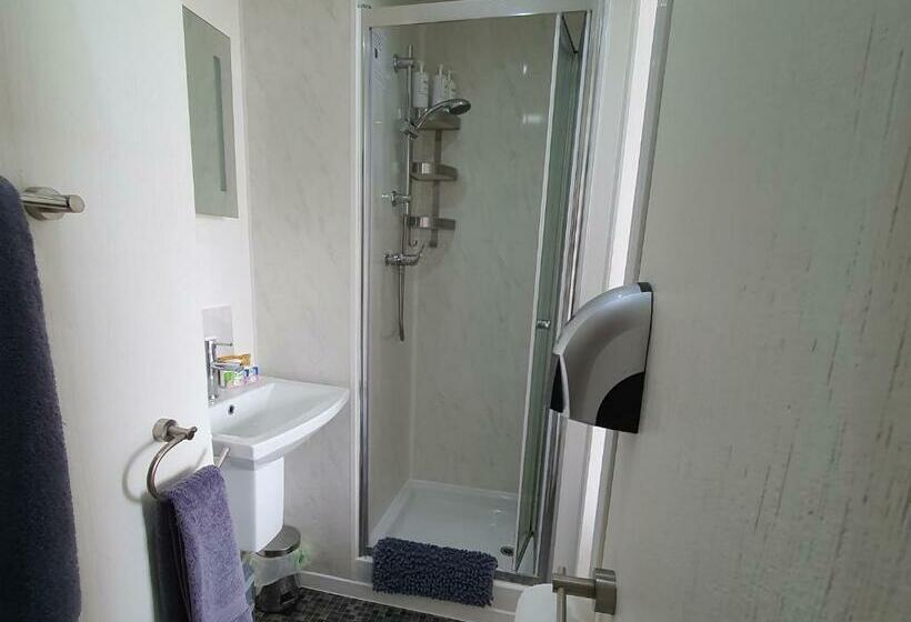 اتاق استاندارد با تخت بزرگ, Tregarthen   Adult Only