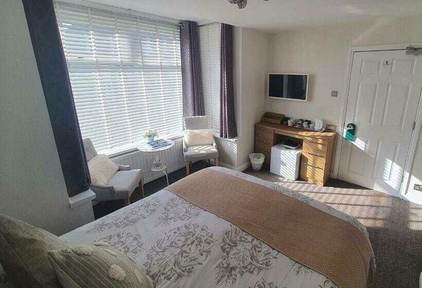 اتاق استاندارد با تخت بزرگ, Tregarthen   Adult Only