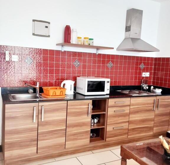 استودیوی استاندارد, Cowrie Shell Beach Apartments Official