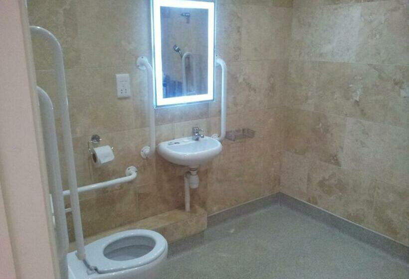 اتاق استاندارد برای معلولان, Deangate Motel