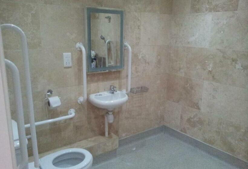 اتاق استاندارد برای معلولان, Deangate Motel