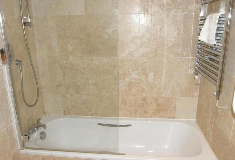اتاق اکونومی با حمام مشترک, Deangate Motel