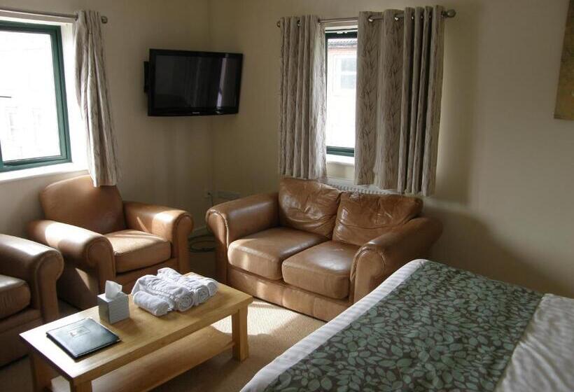 اتاق خانوادگی با سرویس بهداشتی مشترک, Deangate Motel