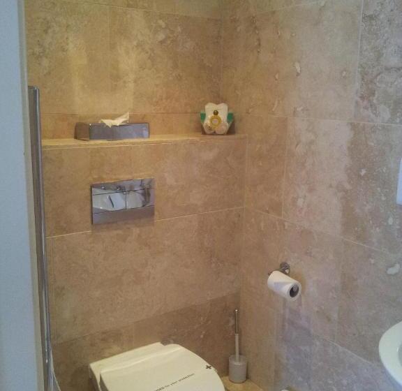 اتاق استاندارد, Deangate Motel