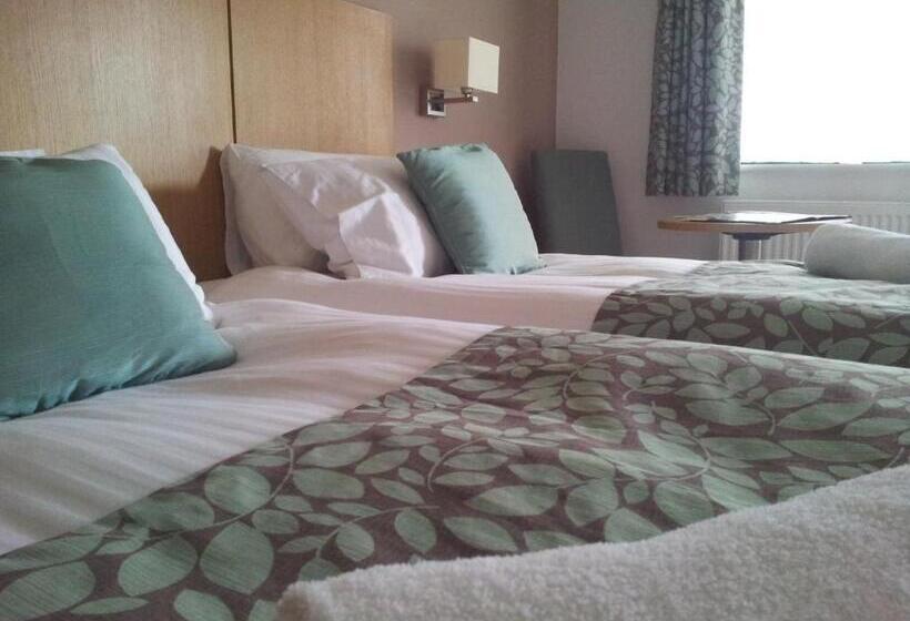 آپارتمان یک خوابه با دری مشترک که هال را جدا می کند., Deangate Motel