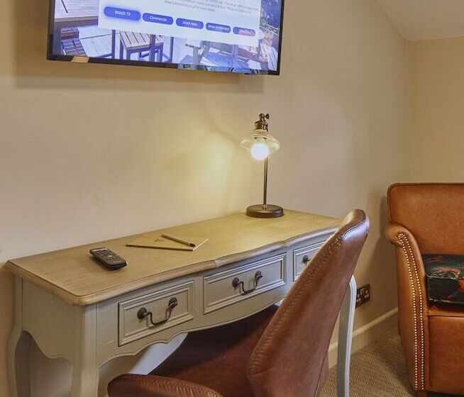 اتاق استاندارد, Full Moon Inn Rudge
