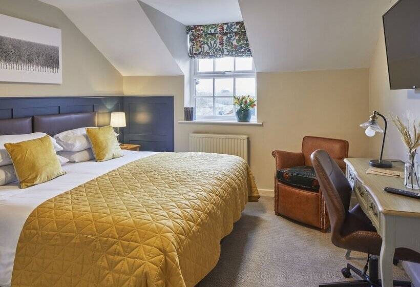 اتاق استاندارد, Full Moon Inn Rudge