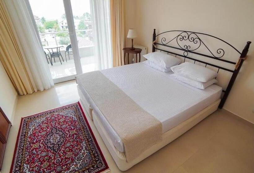 سوییت خانوادگی, Kobuleti Beach Club