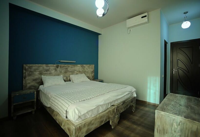 اتاق استاندارد, Kutaisi Globus