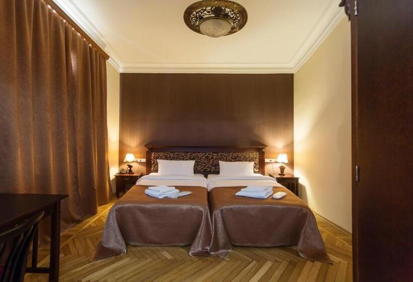 اتاق استاندارد چهار تخته, Legends Tskaltubo Spa Resort