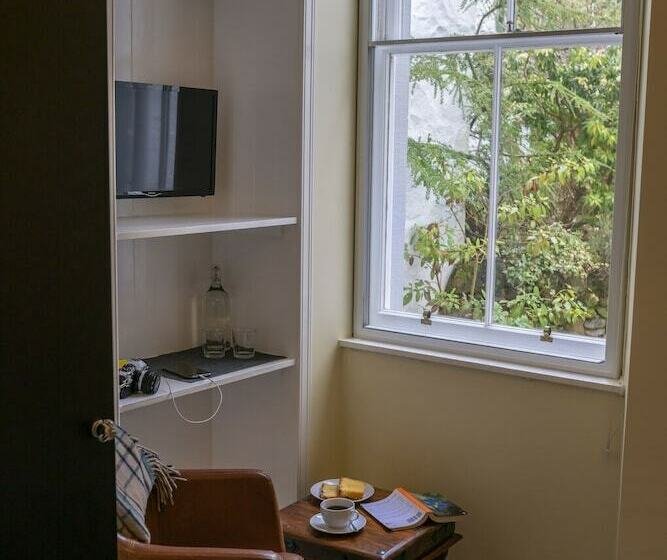 اتاق استاندارد, Queensberry House B&b