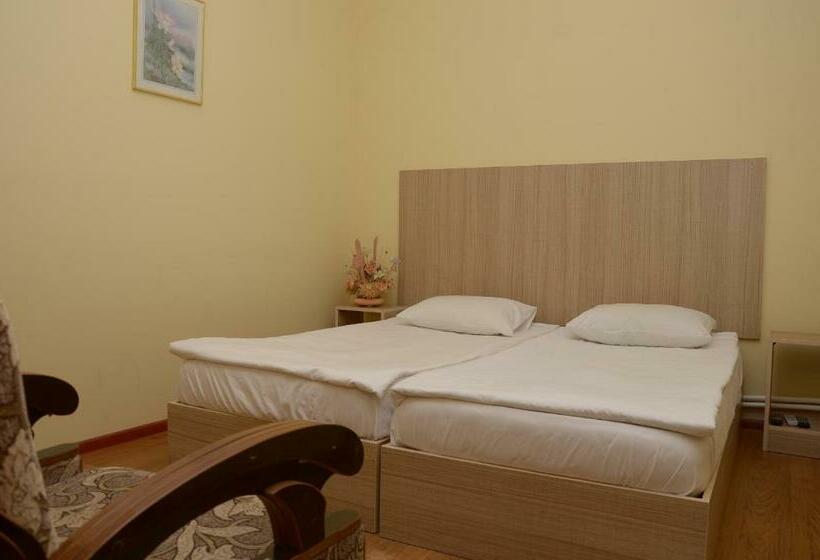 اتاق استاندارد, Starhostel