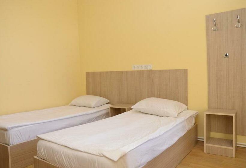 اتاق استاندارد, Starhostel