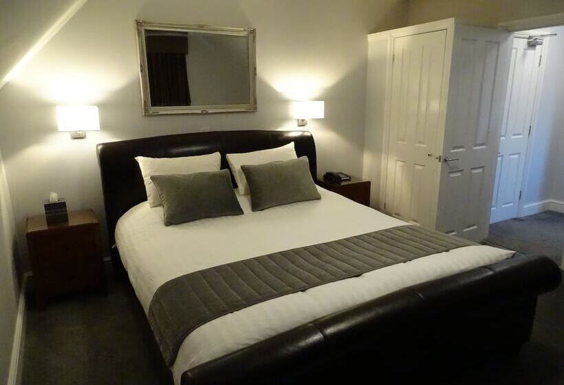 سوییت جونیور, The Beeches Hotel & Leisure Club