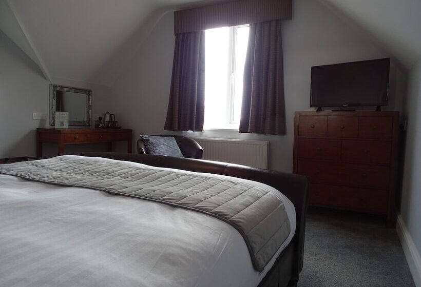 سوییت جونیور, The Beeches Hotel & Leisure Club