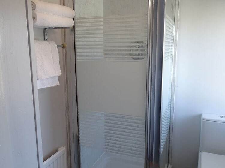 اتاق استاندارد, The Beeches Hotel & Leisure Club