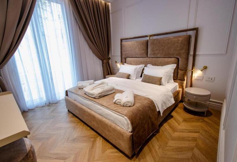 اتاق لوکس, The Crown Boutique Hotel & Spa