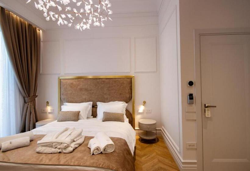 اتاق لوکس, The Crown Boutique Hotel & Spa