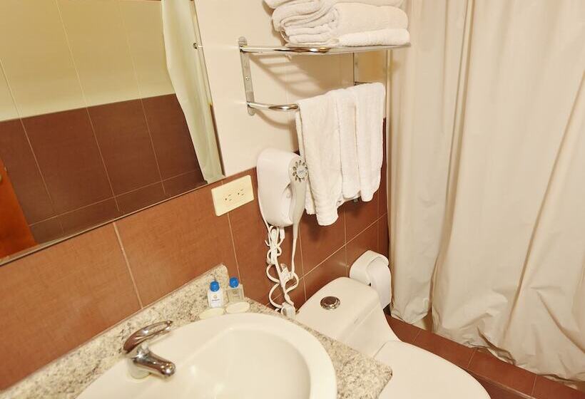 اتاق استاندارد سه نفره, Hostal Gampala