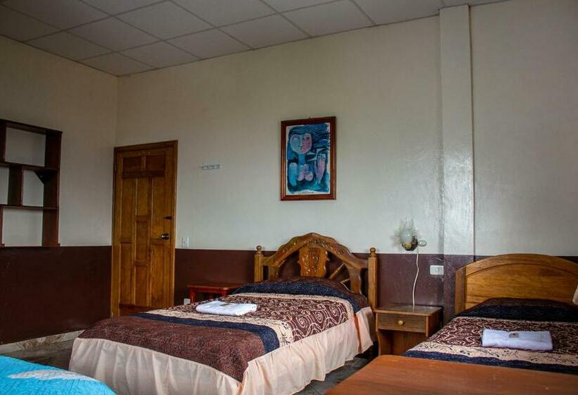 带山景的复式房间, Hostal Limoncocha