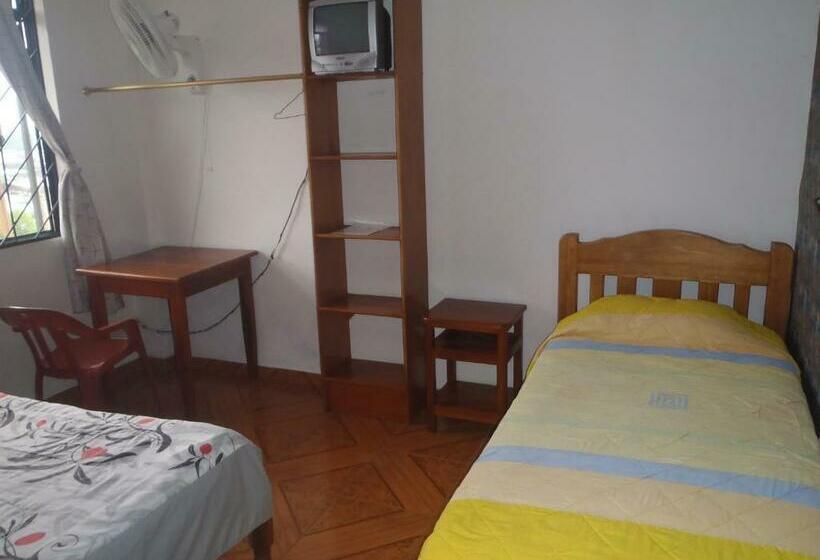 带共用浴室的标准房间, Hostal Limoncocha