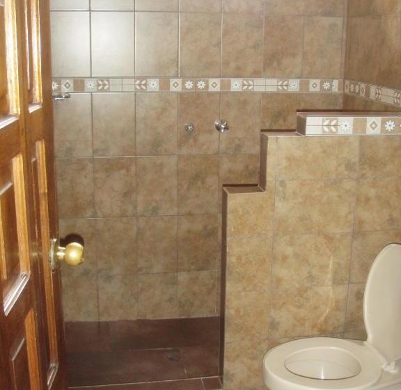 اتاق استاندارد یک نفره, Hostal Limoncocha