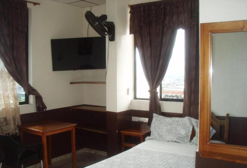 四人豪华间, Hostal Limoncocha