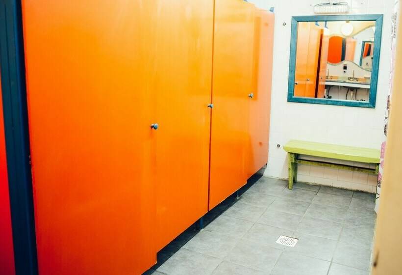 اتاق استاندارد با سرویس بهداشتی مشترک, Hostel Yakush